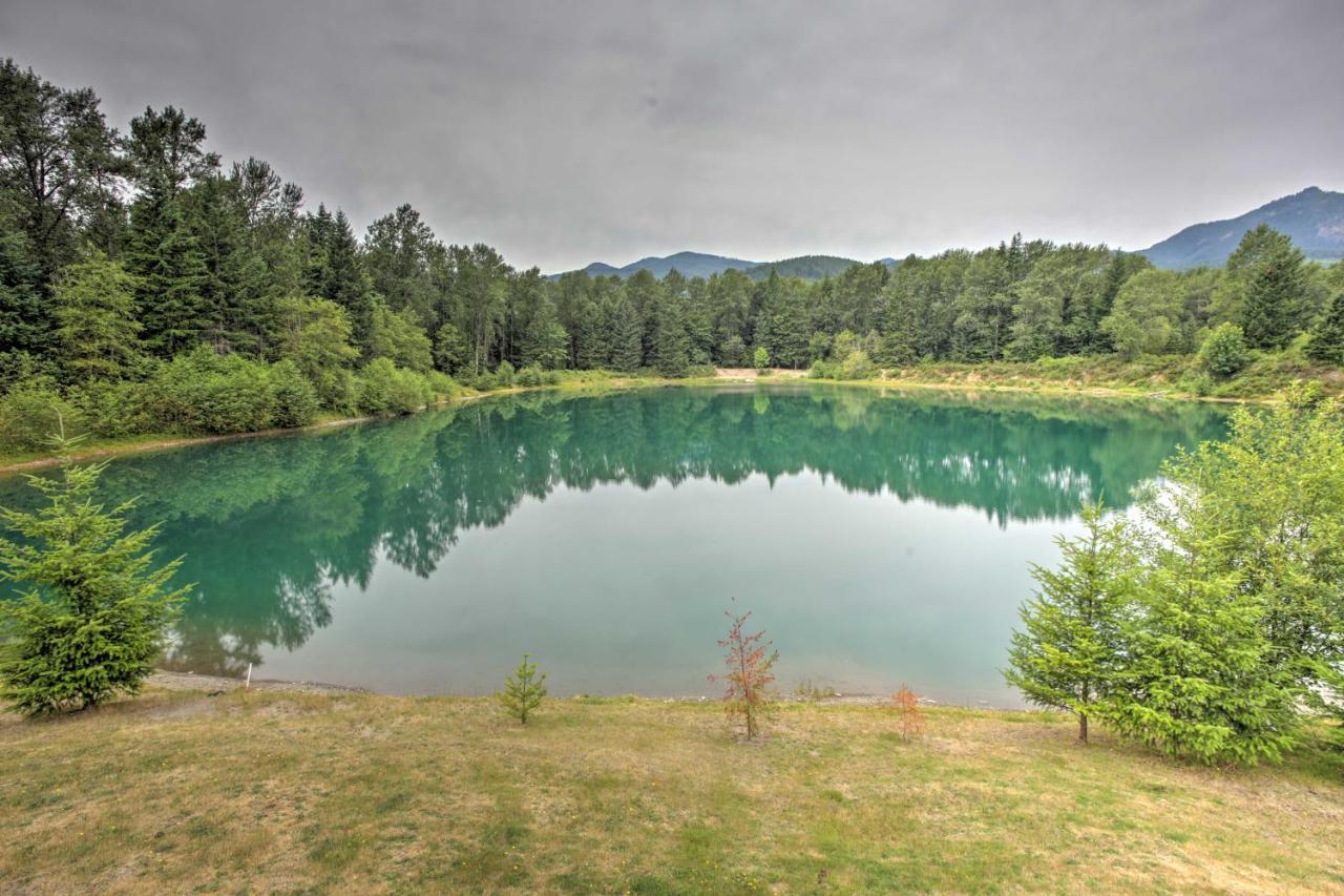 Villa With Firepit And Pond - 11 Miles To Mt Rainier! Packwood Exteriör bild